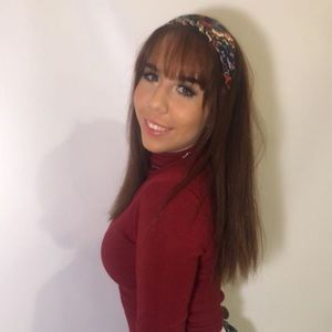 Meet your Posher, Dena